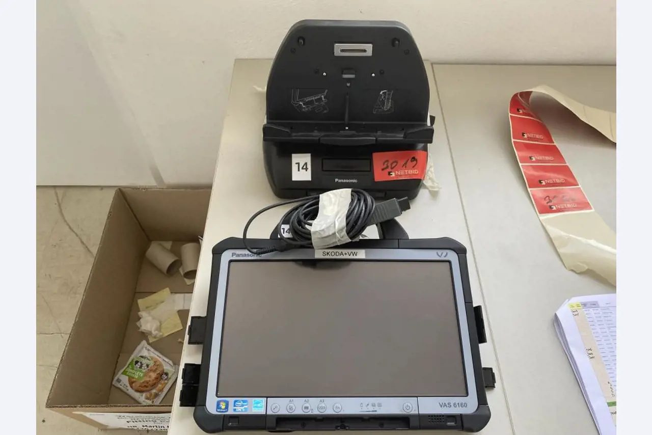 Stroji za obdelavo kovin in delovna oprema (zaščitni čevlji)-1